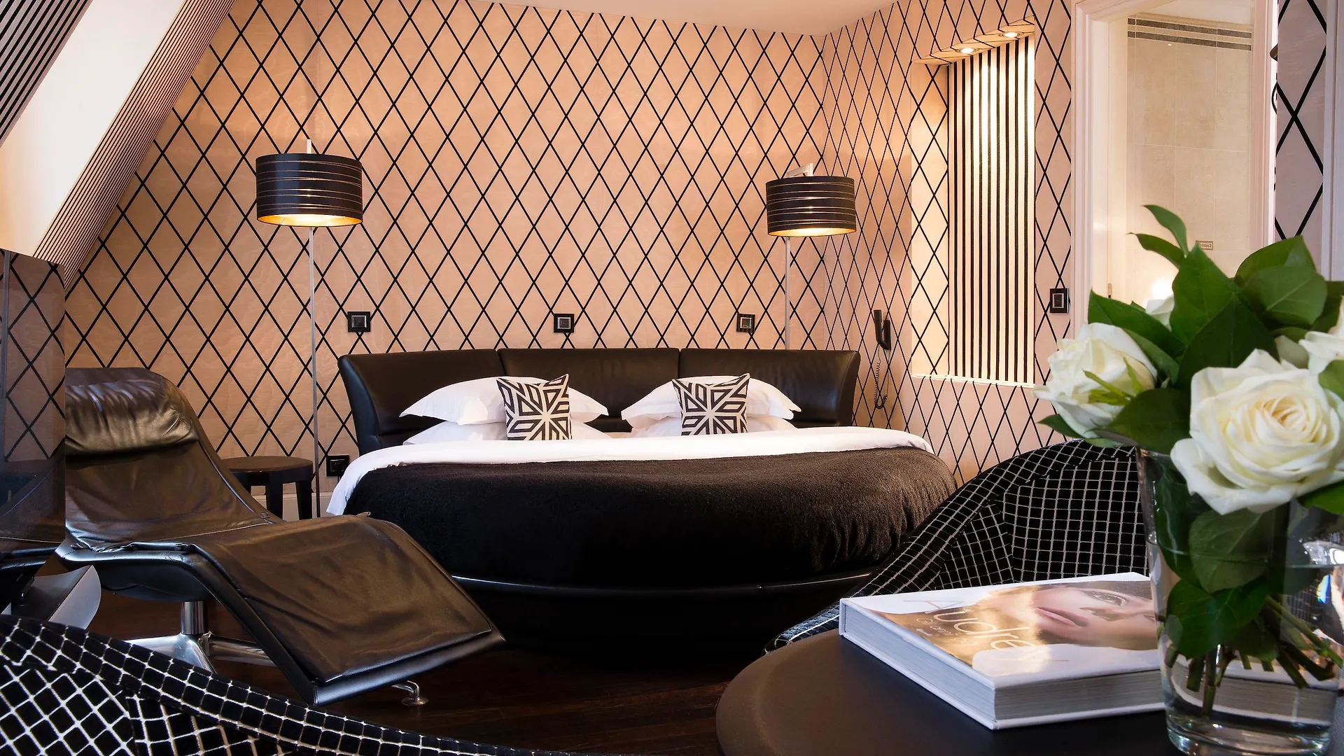 Otel Ares Eiffel 4*