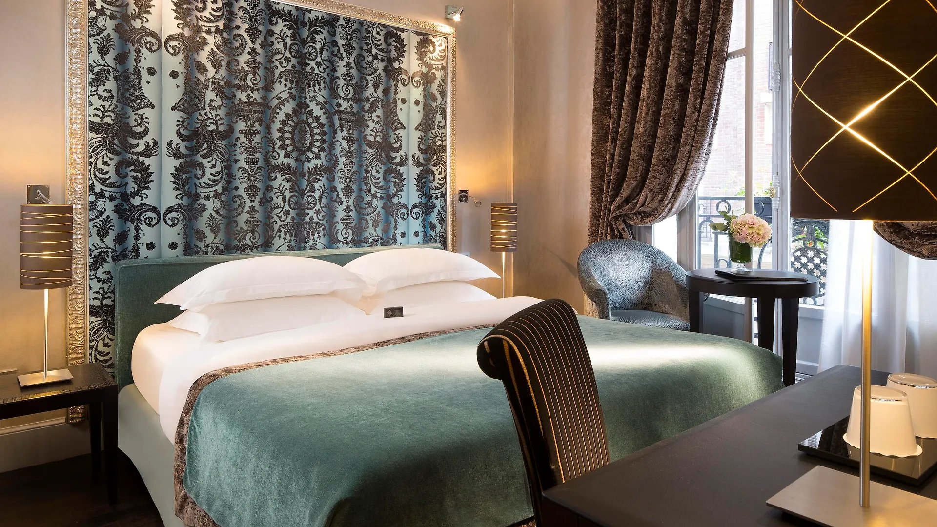 Ares Eiffel Otel