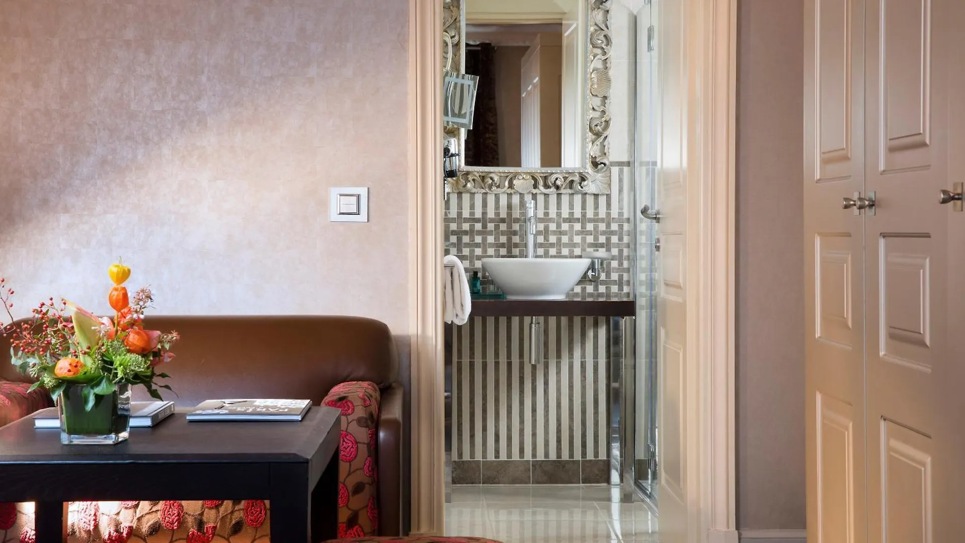 Otel Ares Eiffel 4*