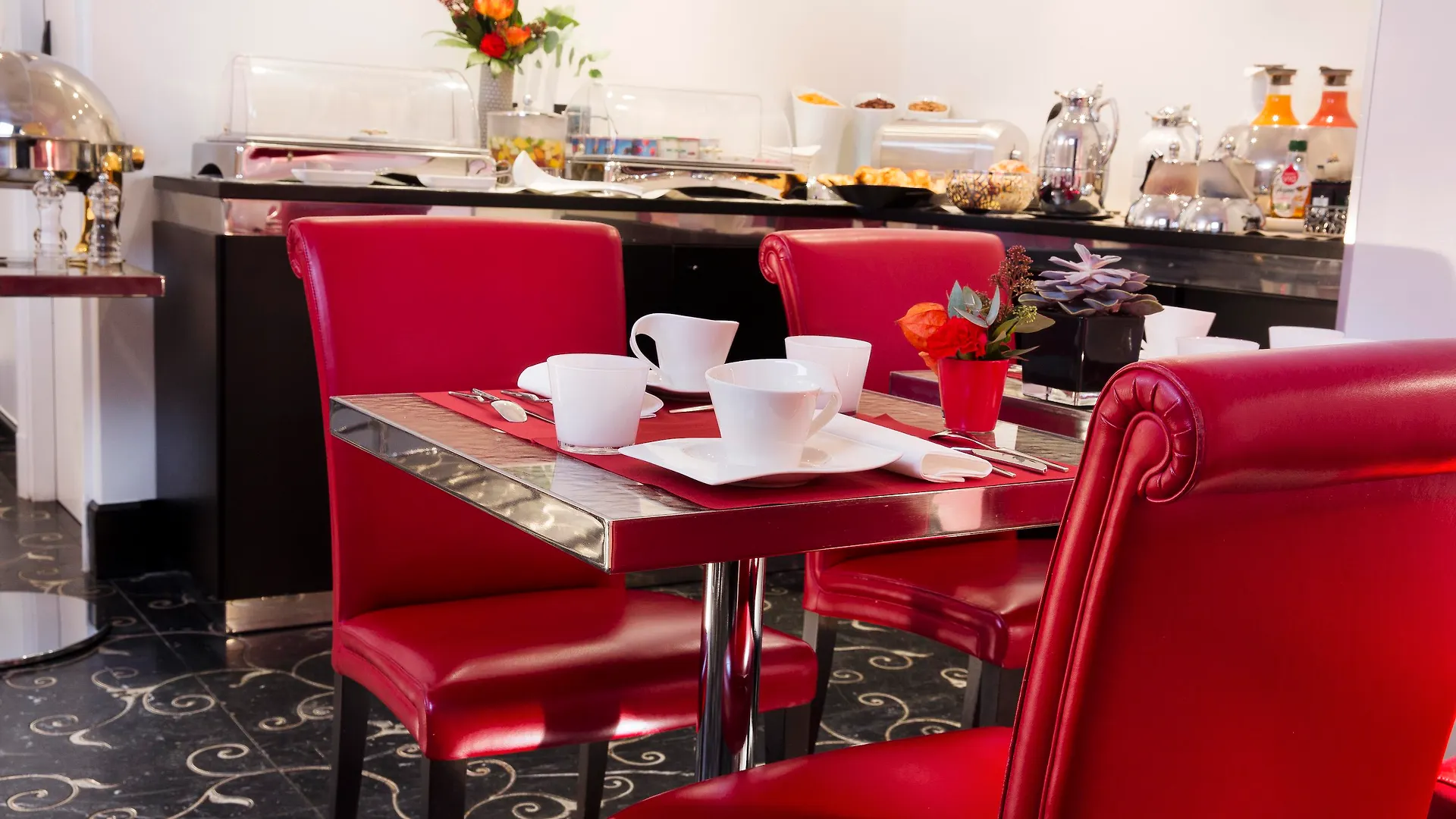 Ares Eiffel Otel 4*