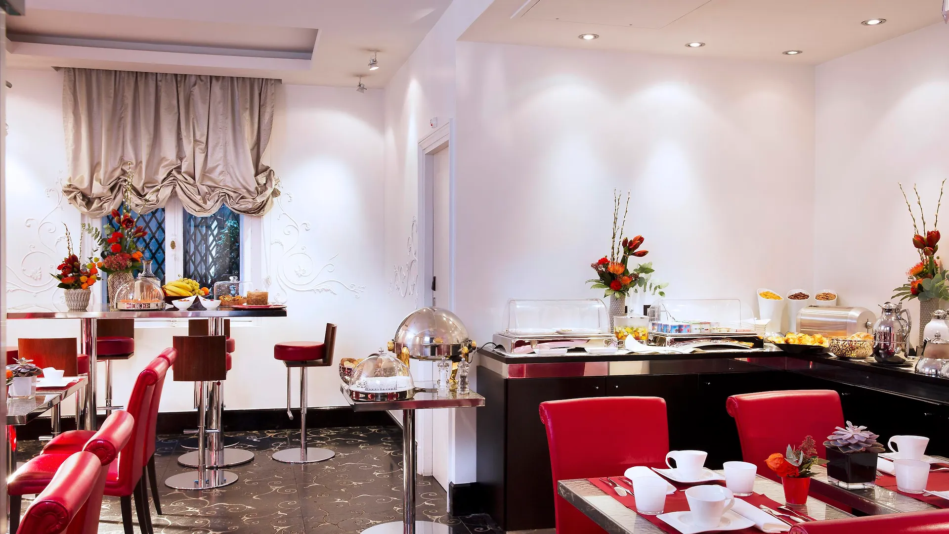 Ares Eiffel Paris